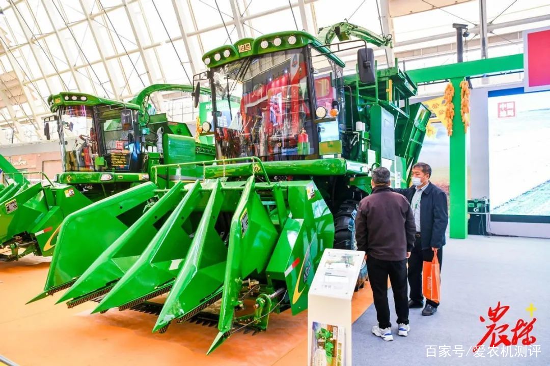 國際農(nóng)機(jī)展上玉米收獲機(jī)市場趨勢與銷售價格分析
